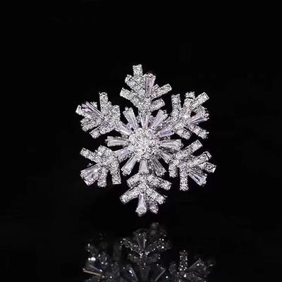 Европейский и американский стиль снежинки осень и зима новый нишевый дизайн холодный высококачественный изысканный яркий персонализированный аксессуары броши