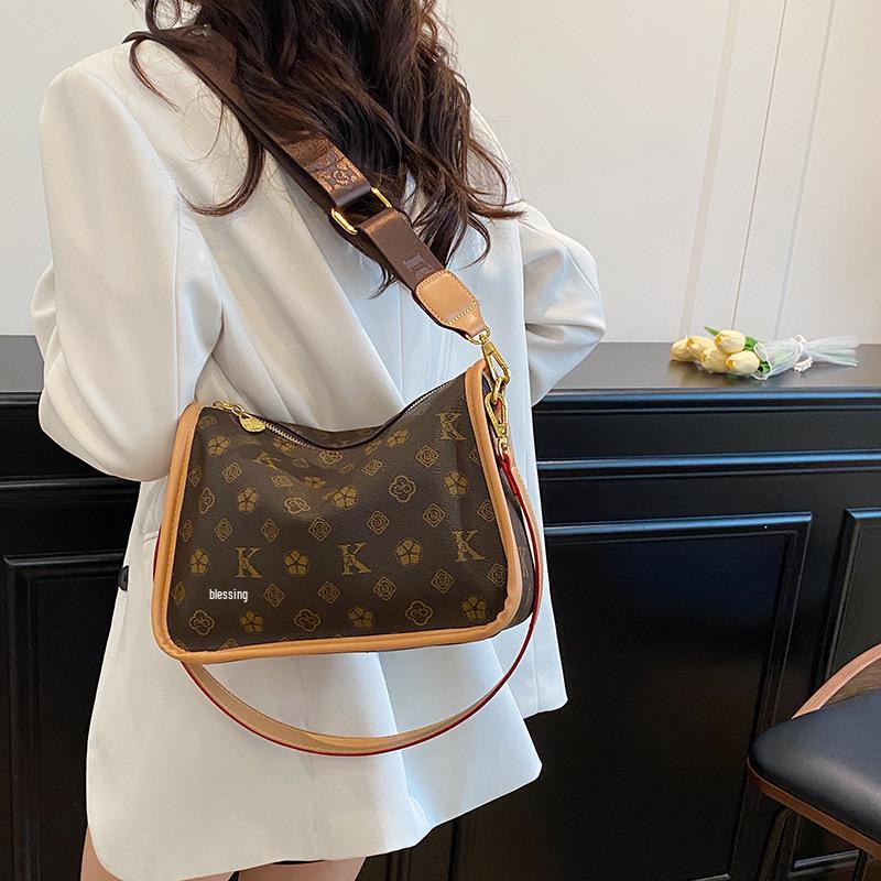 2025 Autumn Women's Retro Large Capacity Shoulder Bag with Wide Strap