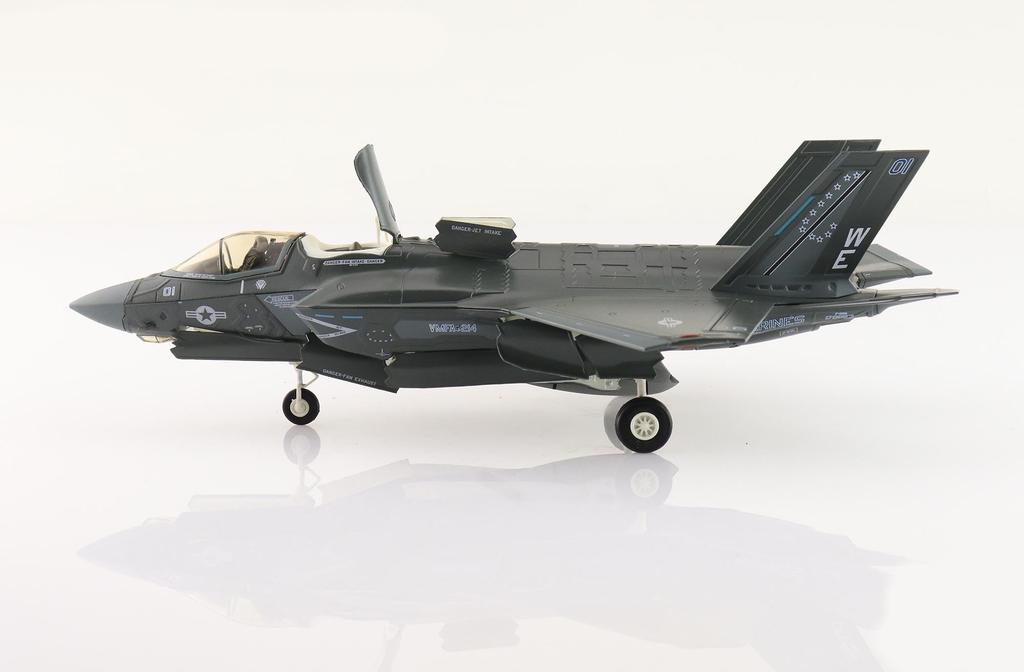 HOBBY MASTER Lightning II Black Sheep Finished Product 1/72 F-35B VMFA-214