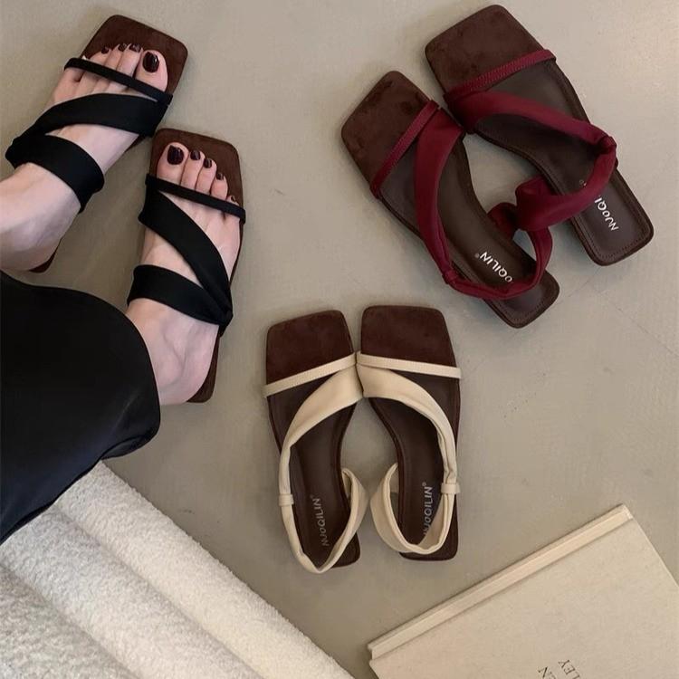 Мода 2025 Новые высококачественные замшевые босоножки на танкетке Летние с квадратным носком Spice Girl Высокие каблуки Открытый носок Нескользящие Однолинейные полушлепанцы