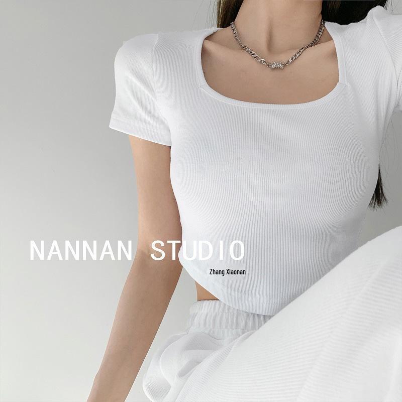 Женский укороченный топ в корейском стиле, облегающий, с широким U-образным вырезом - однотонный, с коротким рукавом, оверсайз, летний слой.