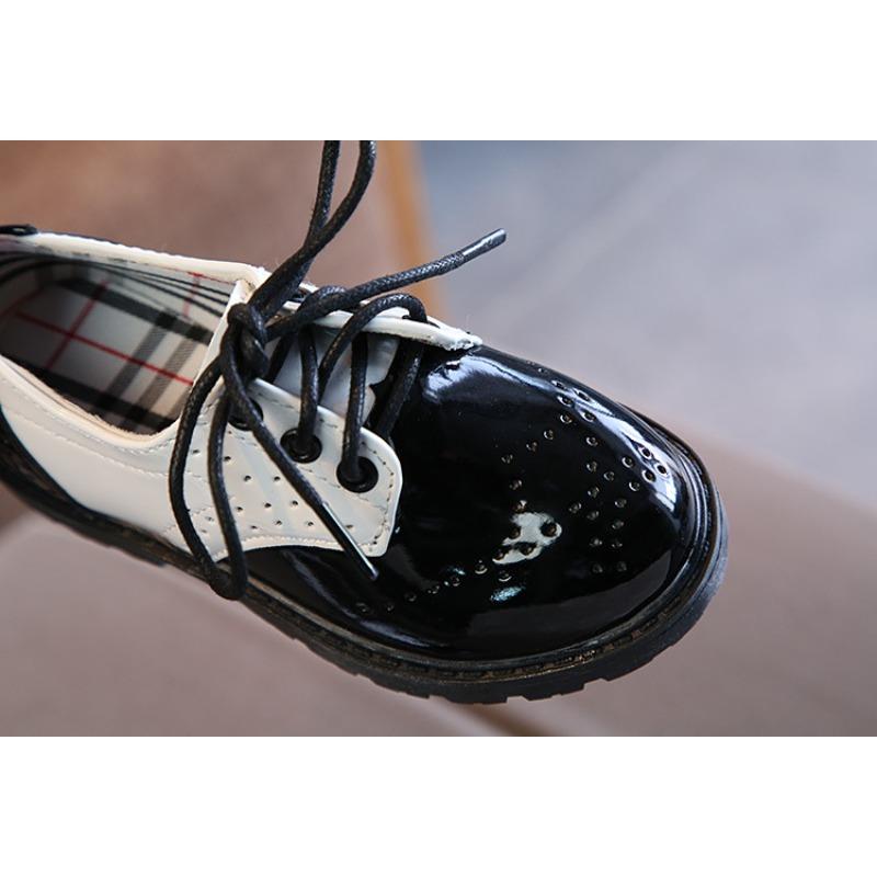 Новые детские кожаные туфли, студенческие туфли для выступлений, модные лакированные туфли на шнуровке для девочек, детская обувь для мальчиков