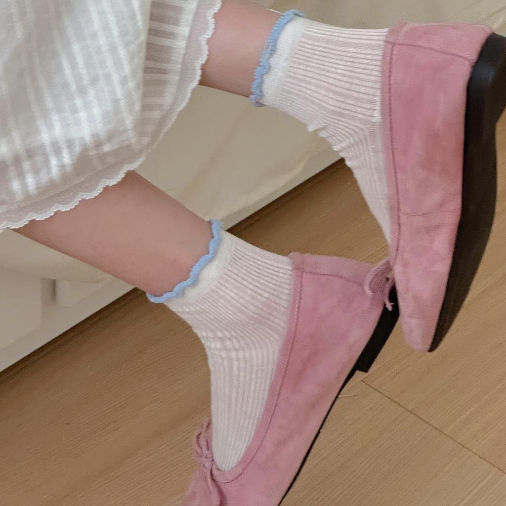 Simple and Versatile Short Socks In Contrasting Colors with Floral Wood, Breathable Mesh Vertical Striped Socks for Women