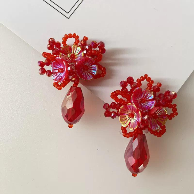 Premium Niche Light Luxury Pierced Earrings Exquisite Handmade Beaded Woven Flower Crystal French Retro Banquet Dangle Jewelry