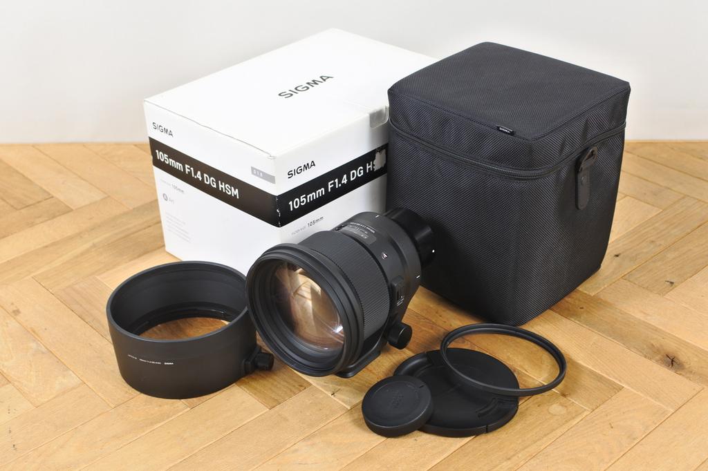 SIGMA 105mm F1.4 DG HSM Art Lens for Sony E-Mount w/Hood/Case/Caps/Box