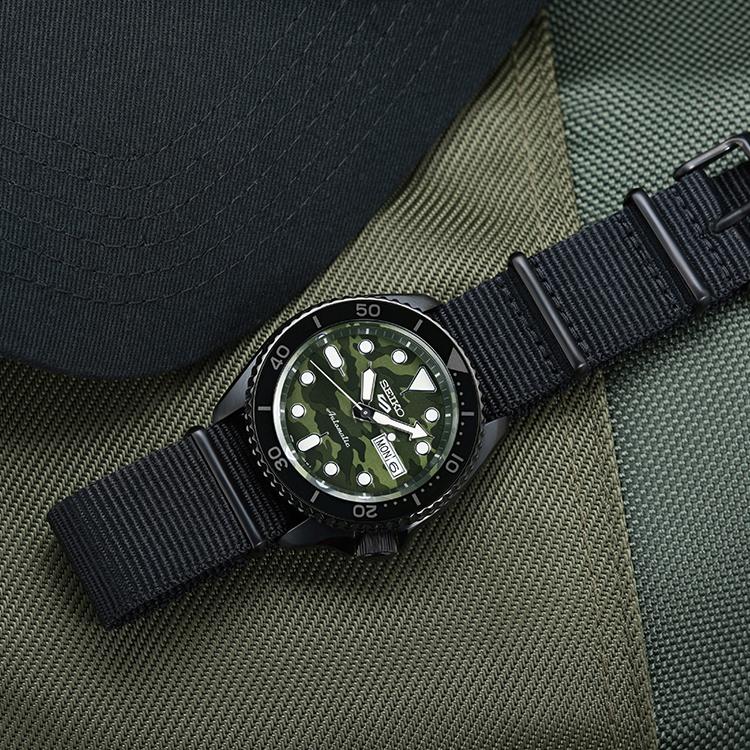 Seiko 5 Серия Модные уличные скейтборд-часы Солнечный механический механизм Нейлоновый ремешок Мужские часы Зеленые SRPJ37K1