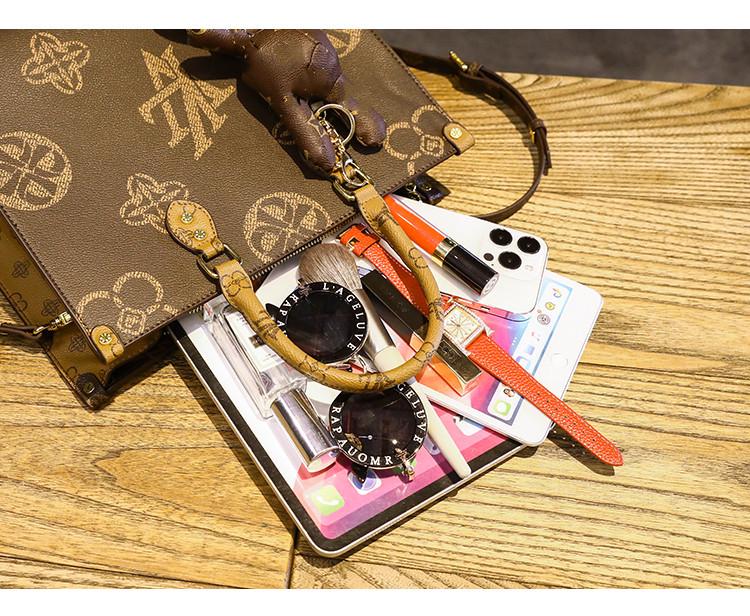 Guangzhou Women's Light Luxury Handbag: 2023 Large-Capacity High-End Floral Tote