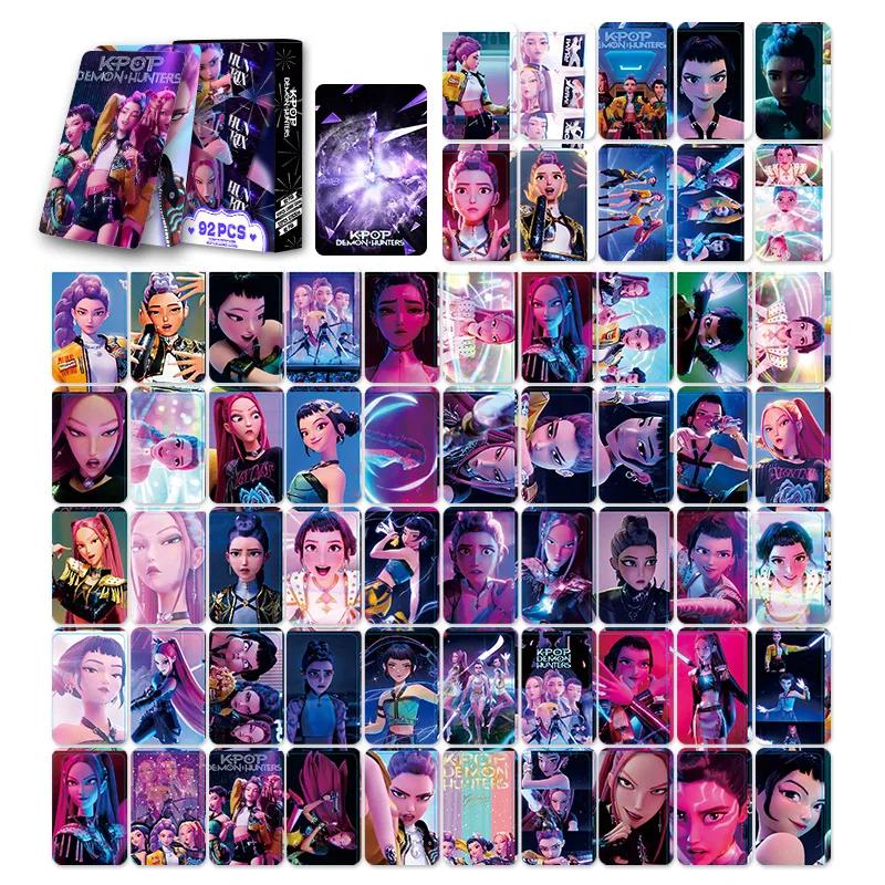 Новая коллекция аниме-карт K-pop Devil Hunter из 92 штук включает в себя модные фэнтезийные карты Huntrix Sajaboys в качестве игрушек для подарков
