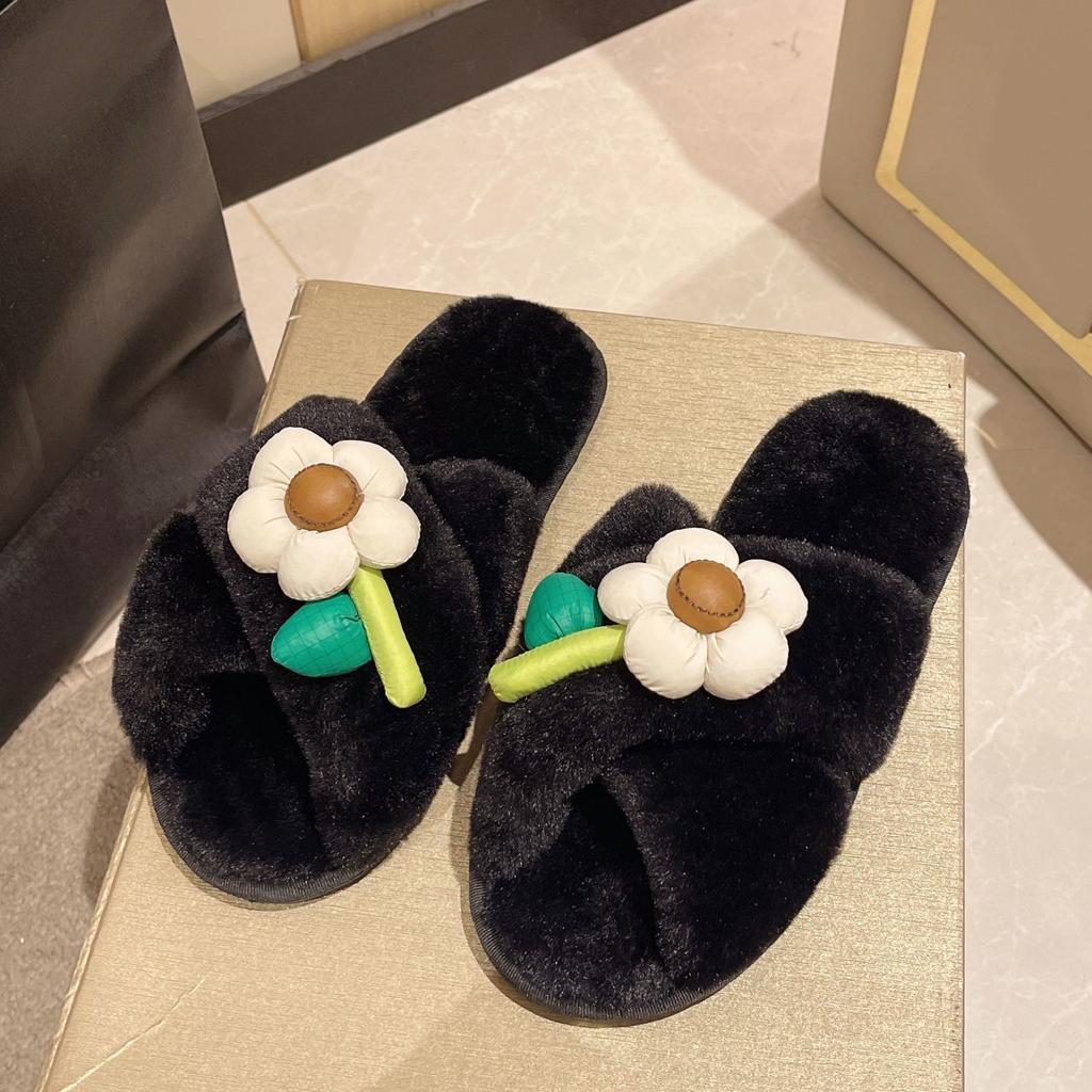 Fashion student flat-bottomed shit-stepping slippers 2025 autumn and winter new non-slip women's cotton slippers women's outer wear