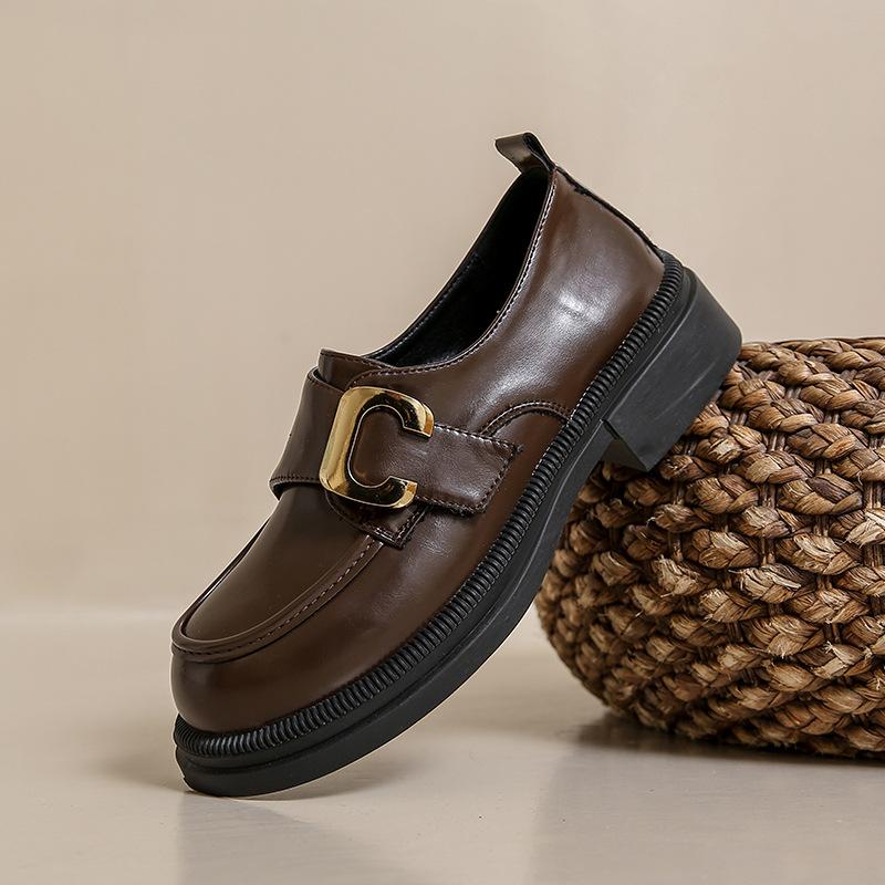 Маленькие кожаные туфли женские 2024 весна и осень новые британские ретро черные универсальные однопедальные туфли на платформе женские