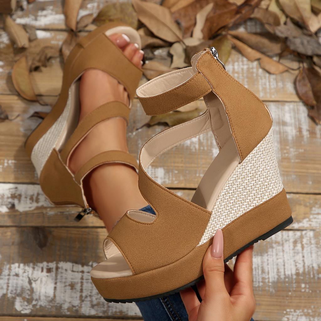 Трендовые женские сандалии на танкетке 2025 Новые пляжные однотонные туфли на платформе для женщин Летние сандалии на высокой платформе и высоком каблуке для женщин