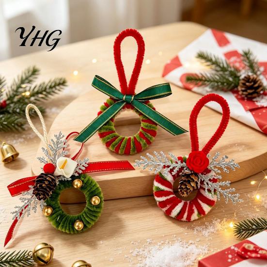 Charming Christmas Gift Packaging Handmade Pipe Cleaner Ornament, Finished Chenille Stems Wreath Crafts Unique Artisan Holiday Ornaments with
