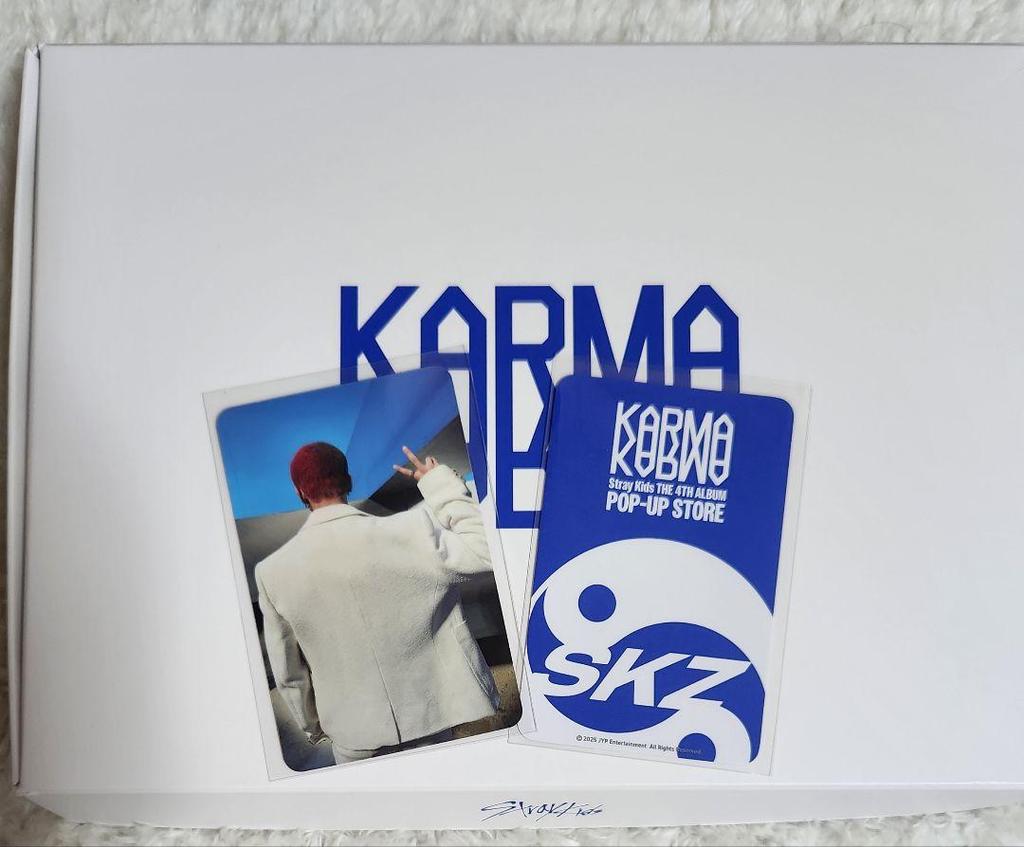 [USED] Straykids KARMA Hyunjin Pop-up