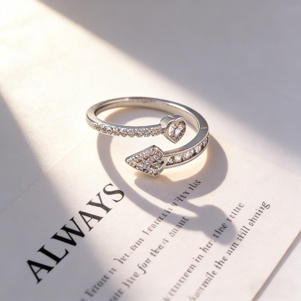 Двухцветное регулируемое кольцо из золота и серебра с инкрустацией бриллиантами в форме стрелы: Изысканные геометрические украшения для женщин