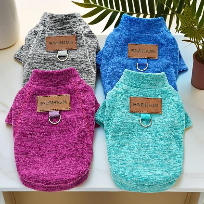 Для крупных и средних собак и кошек Осенью и зимой можно носить пушистую базовую футболку для кошек сверху, чтобы выглядеть как плюшевый мишка.