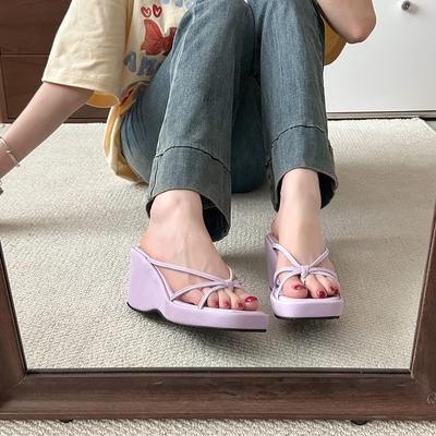 Повседневные шлепанцы на танкетке, летние, на плоской подошве, дизайн с одним ремешком, сандалии на платформе с бантом, женская обувь, летняя одежда, модные, универсальные