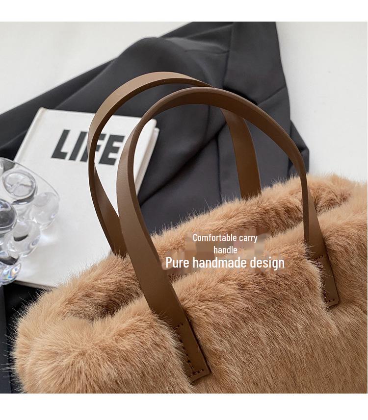 Зимняя плюшевая сумка в европейском и корейском стиле 2025 года - высококачественная маленькая сумка через плечо