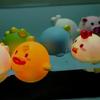 Милые Животные Игрушка для Ванны Светящаяся LED Игрушки Плавающие Водные Мягкий Резиновый Поплавок Индукционная Светящаяся Утка для Детей Игры Забавные Подарки