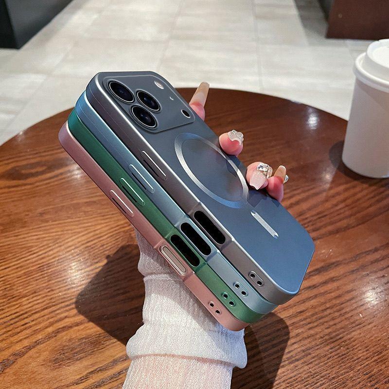 Чехол для мобильного телефона iPhone17PROMAX из жидкого силикона с магнитной адсорбцией, подходит для Apple 16 с плёнкой для объектива, мягкая защитная крышка 15