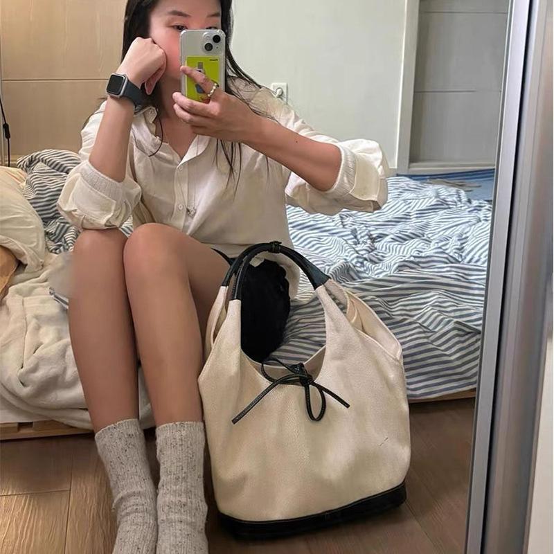 Корейская нишевая холщовая сумка-тоут женская 2025 новая модная сумка для通勤, универсальная наплечная сумка-подмышка, сумка-сачель
