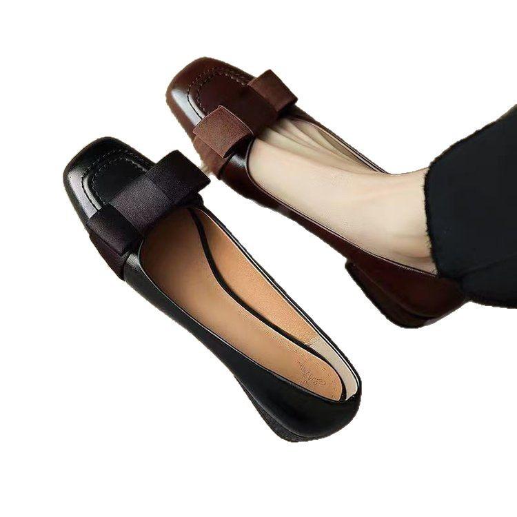Французский небольшой ароматный стиль, подходящие по цвету маленькие кожаные туфли, женские, весна 2025, новые квадратные туфли с толстым каблуком-бантом в стиле ретро, средний каблук, одинарные туфли