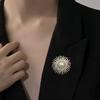 Модная металлическая брошь-подсолнух для женщин, стильная жемчужная булавка для пиджаков, пальто, универсальное украшение для повседневной носки