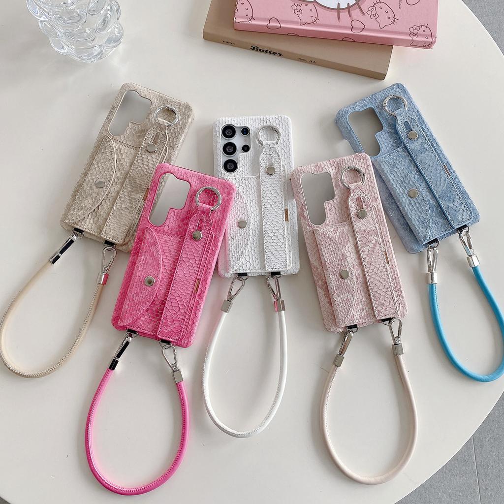 For Samsung Galaxy S24 Ultra Case Card Holder Wristband Lacquered Snake Texture PU + PC Back Cover with Lanyard