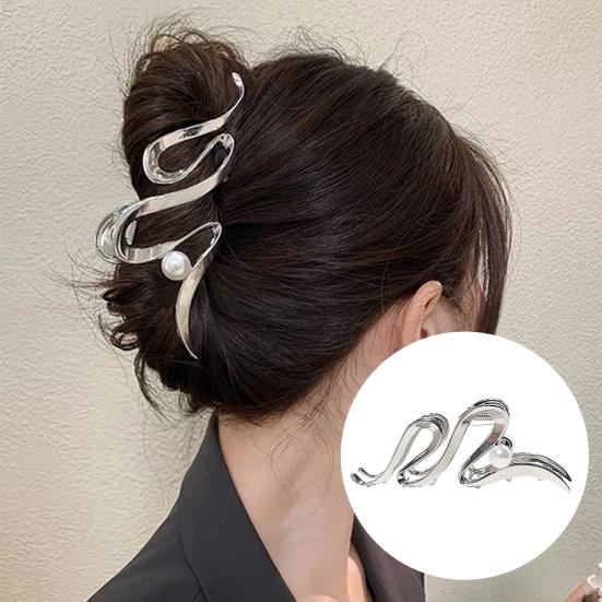 Faux Pearl Hair Claw Clip Elegant Metal Hairpin Unique Sturdy Minimalistic Hairpin for Thin Hair Half Up Hairstyles