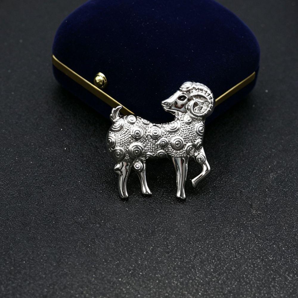 Zodiac Sheep Sheep Brooch Animal Animal Pins Fashion Rhinestone Lapel Pin New Year's Party