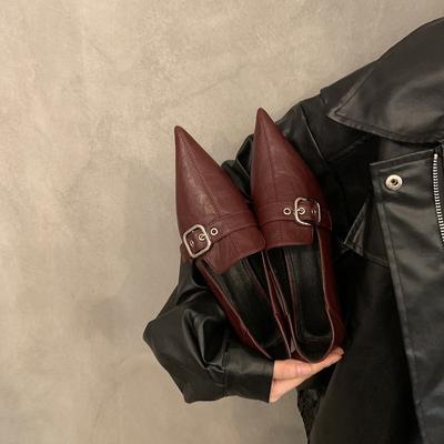 Осень 2024 года, новые высококачественные туфли на низком каблуке с острым носком, женственные, из мягкой кожи, в стиле ретро, маленькие кожаные туфли для поездок на работу