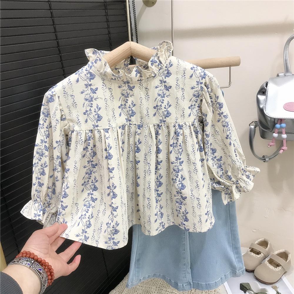 Корейская блузка с цветочным принтом и расклешенные джинсы - Наряд 'Бэби Долл' для весны/осени