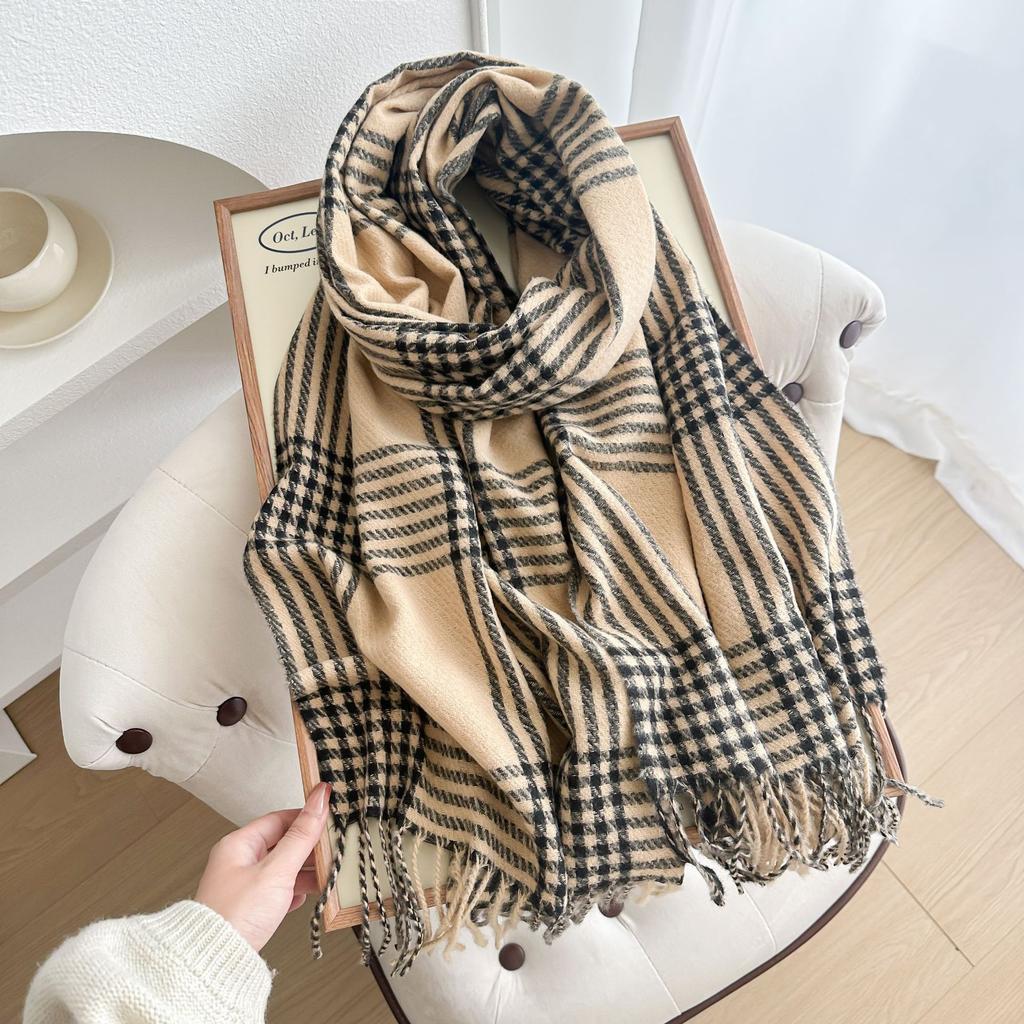 Retro Autumn and Winter British Scarf Women's High End Plaid Thickened Warm Scarf Couple Student Shawl Windproof