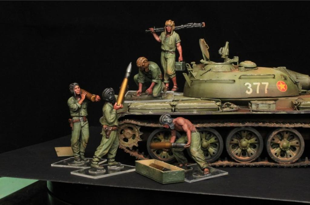 Paracel Miniatures Current North Vietnamese Tank Crew Ammunition Supply Work Set Resin Unpainted Kit BVN3521 1/35 (НВА) (5 кусков) (люди)
