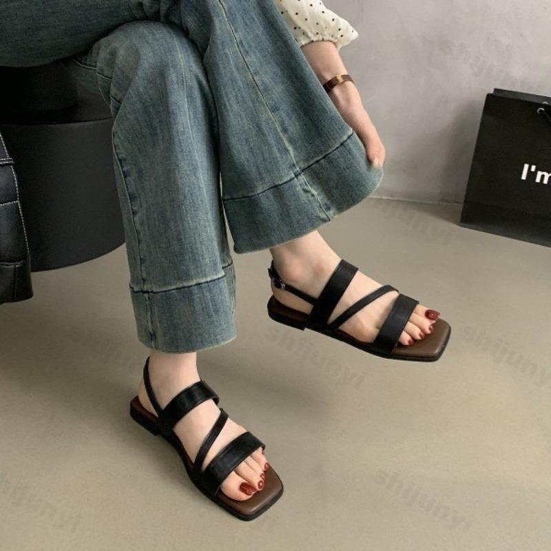 Модные сандалии в римском стиле, ретро, с открытым носком, повседневные, на плоской подошве, для женщин, лето 2025, удобные, универсальные, с ремешком сзади, модные, пляжные, крутые туфли