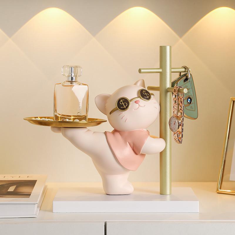 Lucky Cat Resin Craft Key Holder for Home Decor & Children's Room Storage