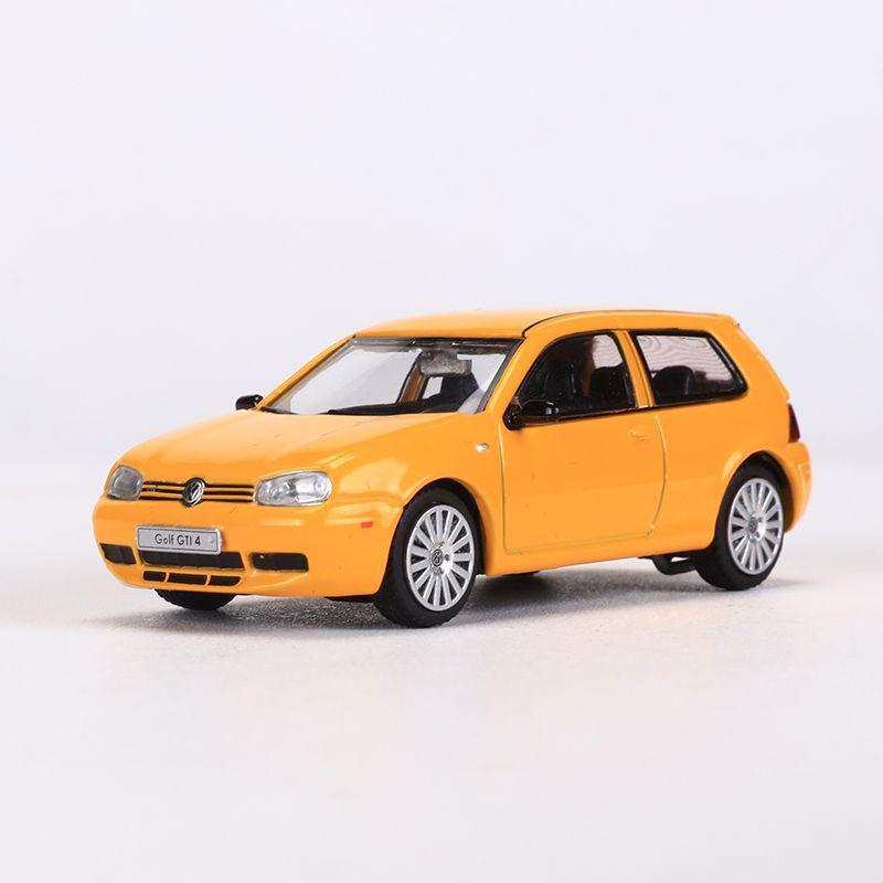 НОД 1:64 Модель автомобиля из сплава Volkswagen Golf MK4 GTI Юбилейное издание, 2-дверная и 4-дверная симуляция.