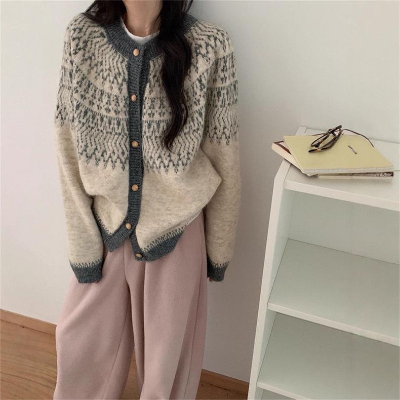 Женский ретро вязаный кардиган-пальто в стиле Fair Isle - Корейский стиль, Мягкий и плотный для осени/зимы, Свободный, но стройнящий крой.
