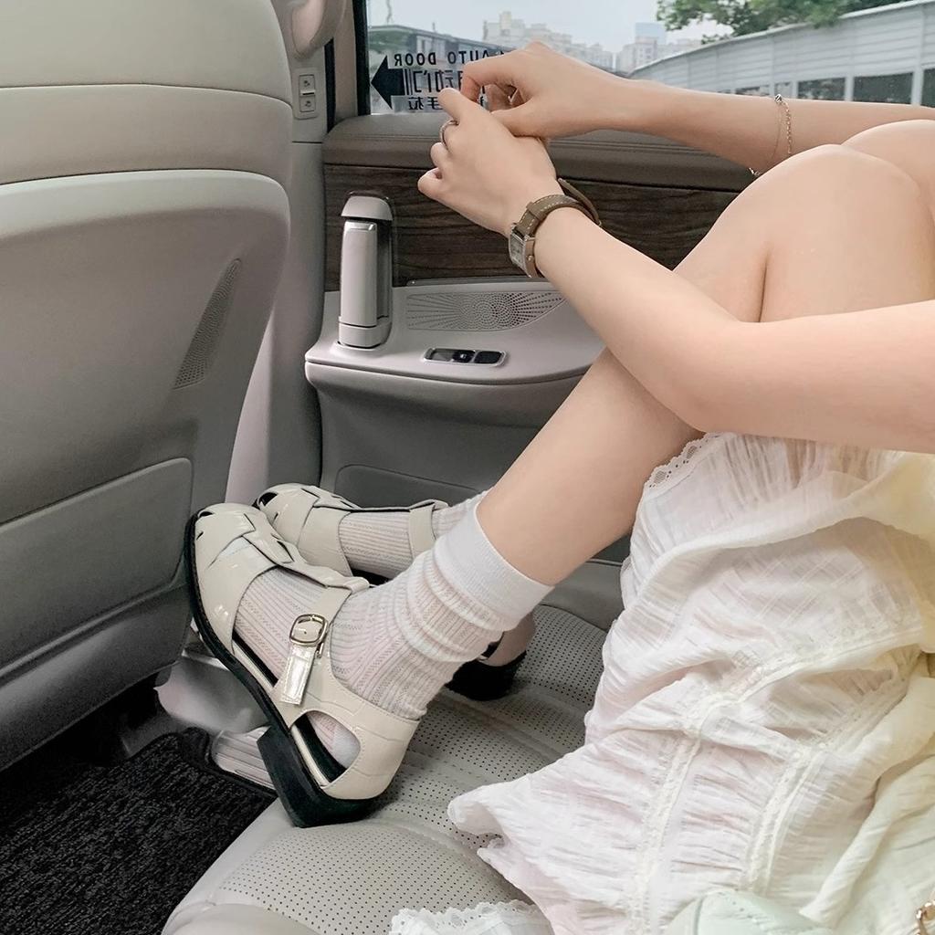 Spot second hair! Fashion versatile new square head woven hollow bag head flat Roman sandals women's pig cage shoes summer