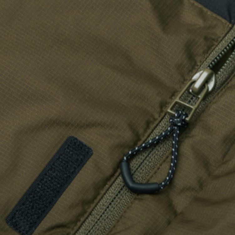 Puma Пуховик с капюшоном и цветным принтом с логотипом Мужская верхняя одежда Темно-оливковый 848762-50