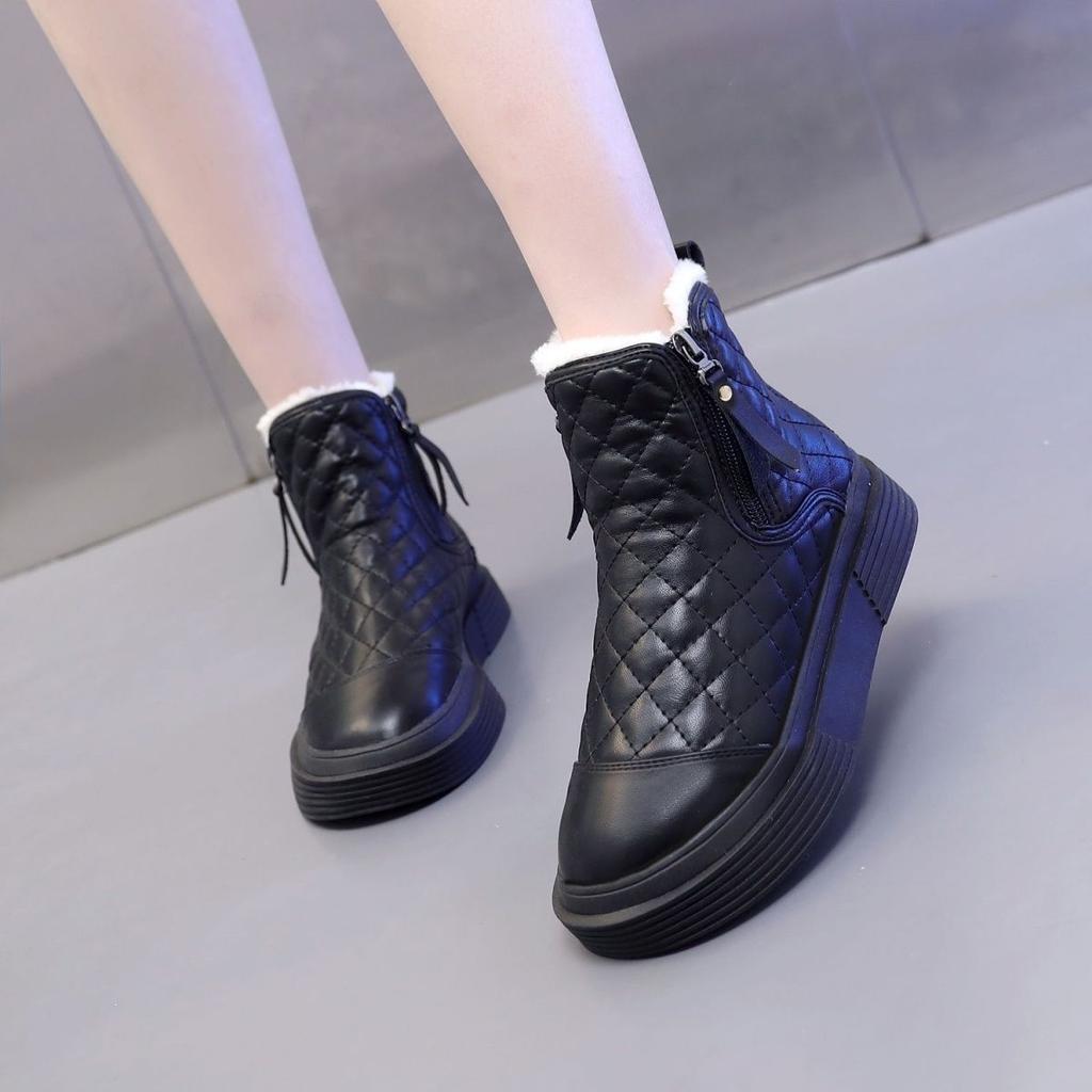 Черные Водонепроницаемые Женские Туфли с Круглым Носком на Плоской Подошве Кожаные Женские Зимние Сапоги Y2K Зимние Меховые Новинки Ботильоны По Акции