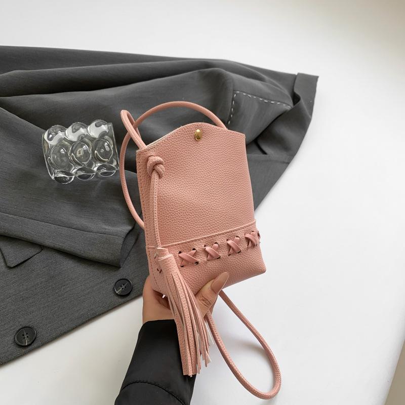 2024 летняя новая повседневная корейская версия одно плечо пригородная маленькая квадратная сумка нишевый дизайн модная сумка-мессенджер для мобильного телефона женская