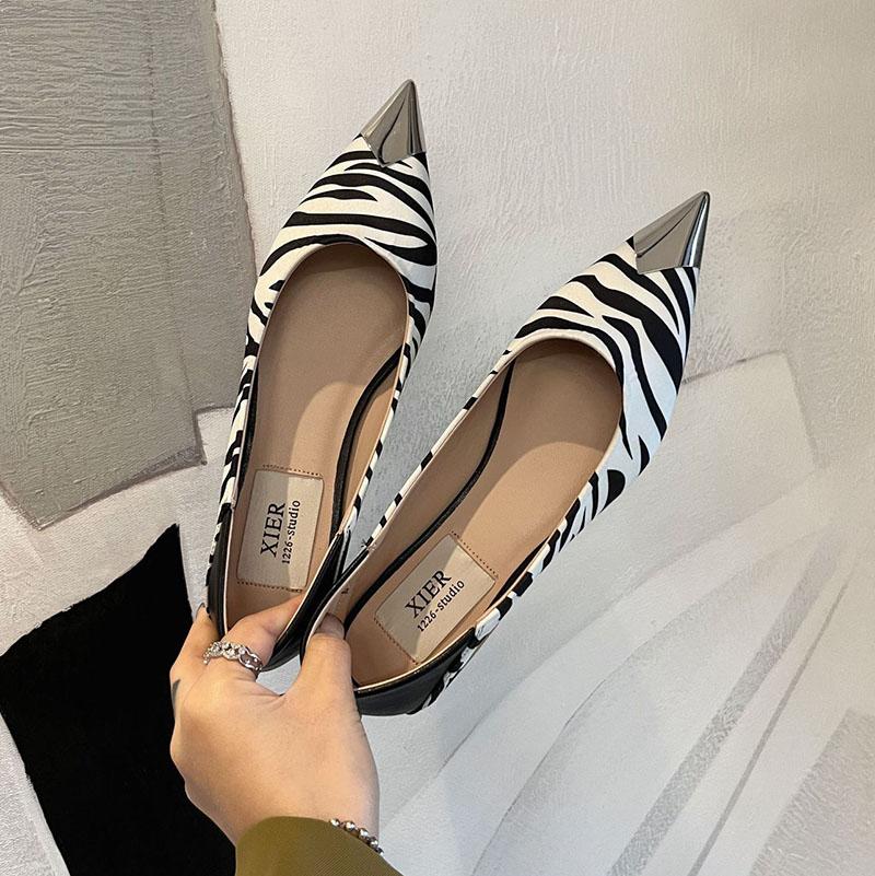 Korean Version Thick Heel Zebra-stripe Spike Low-heel Women Flat Shoes 2024 New Fashion Sexy Shallow Mouth Casual Shoes Summer