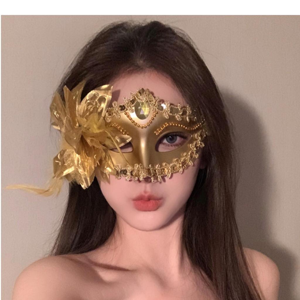 Сексуальная кружевная полумаска с перьями - аксессуар для макияжа на Хэллоуин и маскарада