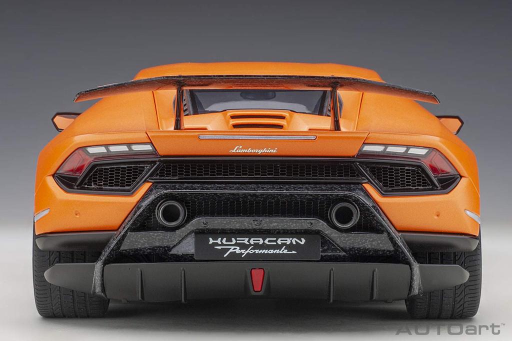 AUTOart Lamborghini Huracan Performante матовый оранжевый готовый продукт 1/12