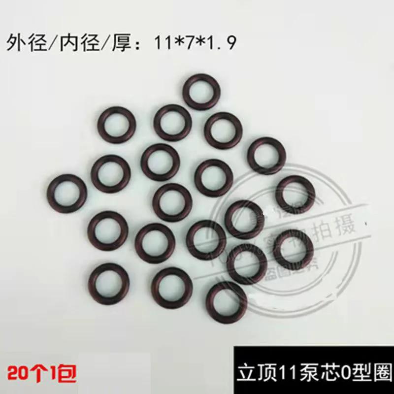 1 комплект вертикальных 50-тонных/100-тонных домкратов, аксессуары, масляный насос, небольшой цилиндр, плунжерный насос, небольшой поршневой сальник