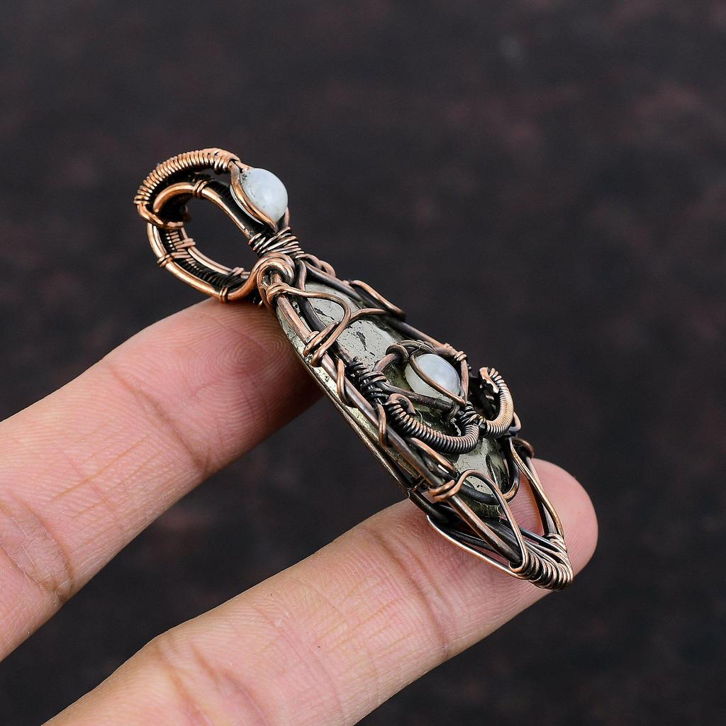 Подвеска с пиритом от сглаза Медная проволока Кулон Радуга Ювелирные изделия из лунного камня Подвеска из драгоценного камня ручной работы Подарок для мамы Медные дизайнерские украшения