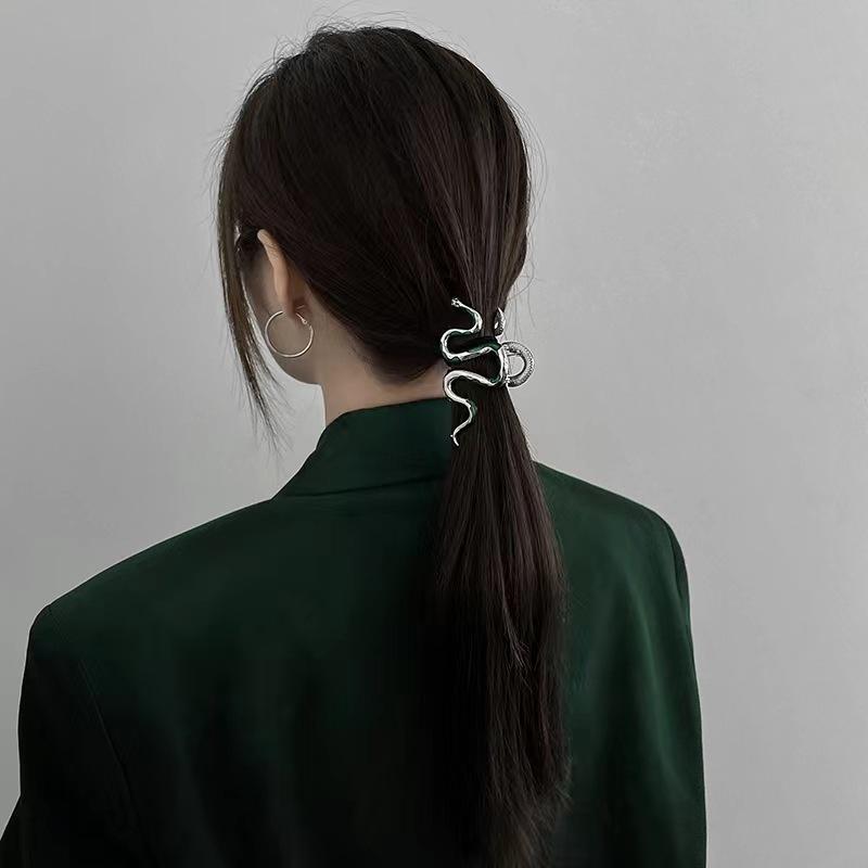 Зажим для волос Wind Bending Green Snake Grab Clip Female Premium Sense Extra Large Hair Volume Spinner Back Head Disc Hair Clip Shark