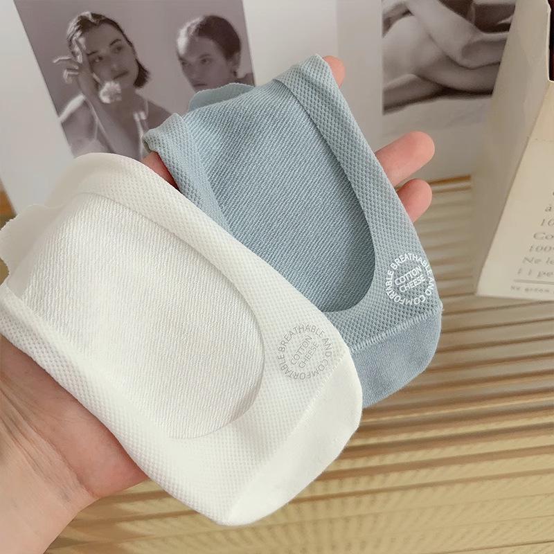 Ice Silk Women's Non-Slip No Show Boat Socks - Thin Summer Cotton Sole, Low Cut & Invisible