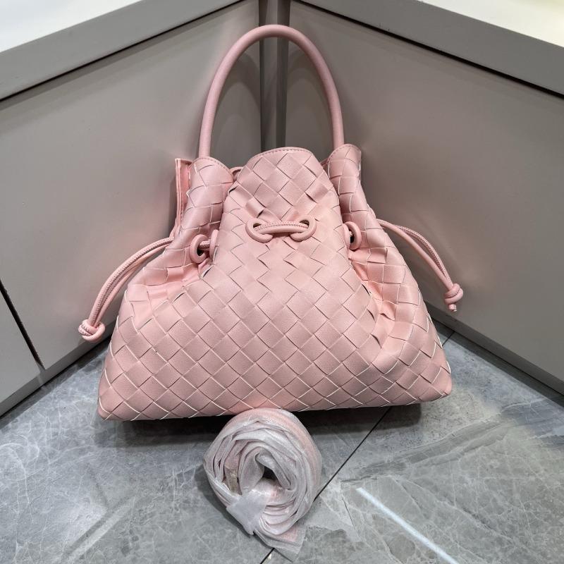 New lucky bag woven bag leather pleated drawstring cloud bag fashionable large capacity shoulder messenger bag