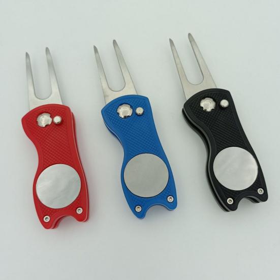 Golf Divot Tool with Pop-up Button Metal Foldable Golf Divot Repair Fork Green